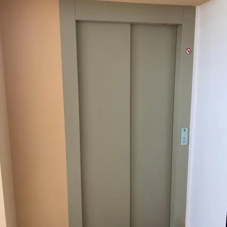 호텔 Alis 3*