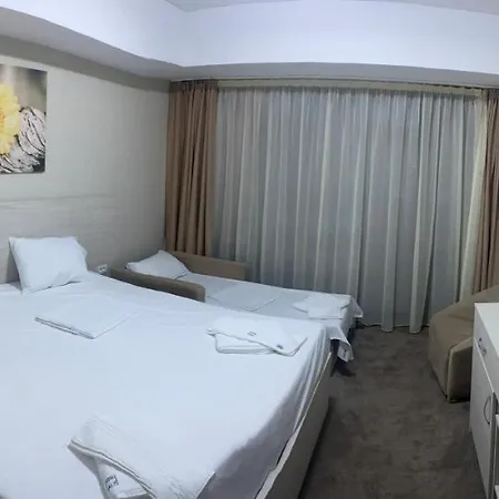 Alis Hotel 3*